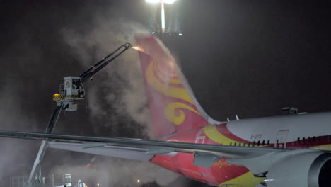 De-icing-works-for-the-plane-of-Hainan-Airlines-at-Sheremetyevo-Airport-Moscow