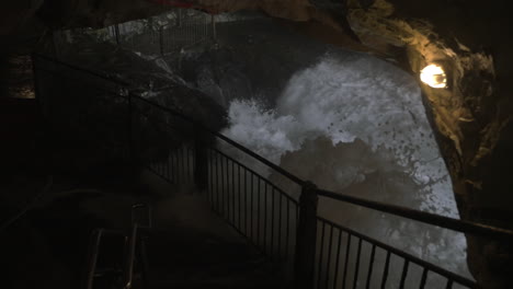 Flux-Und-Reflux-In-Der-Rosch-Hanikra-Grotte