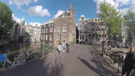 Vista-De-360-Grados-De-Amsterdam-Con-Armbrug-Y-Canal-Países-Bajos