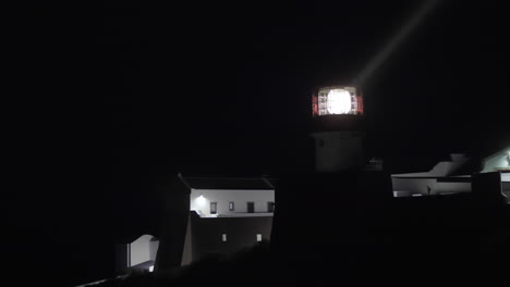 Nachtansicht-Des-Leuchtturms-Von-Kap-St.-Vincent-In-Portugal