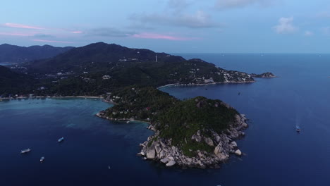 Vista-Aérea-Nocturna-De-Koh-Tao,-Tailandia.