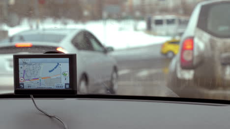 Einfaches-Reisen-In-Der-Stadt-Mit-GPS-Gerät