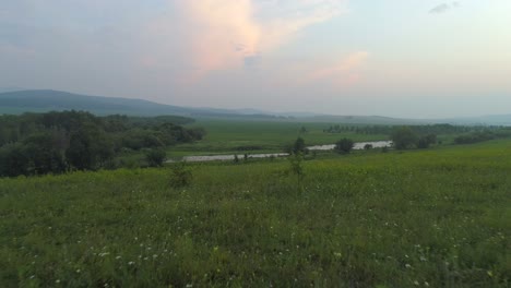 Sommersonnenuntergangslandschaft