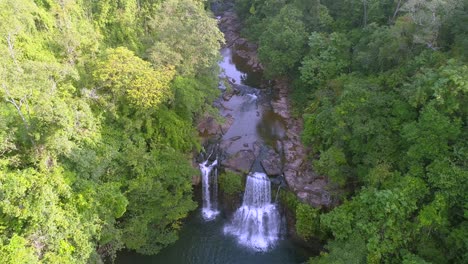 Blick-Auf-Den-Dschungelwasserfall