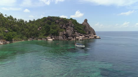 Snorkeling-in-Coral-Bay---Explore-Underwater-World