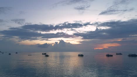 Barcos-Al-Atardecer---Escena-Impresionante