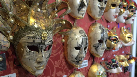 Im-Maskenladen-In-Venedig