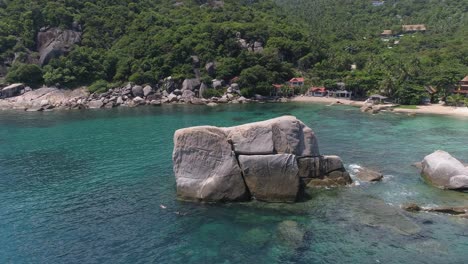 Erkunden-Sie-Große-Felsen-Von-Oben