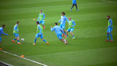 Equipo-De-Fútbol-Durante-El-Entrenamiento