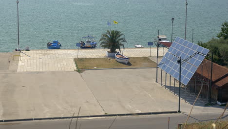Solarpanel-In-Der-Küstenstadt
