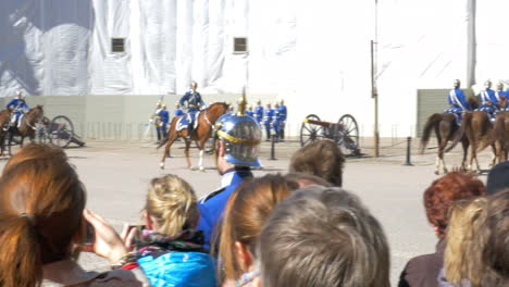 Guardias-Reales-A-Caballo-De-Suecia-Actuación