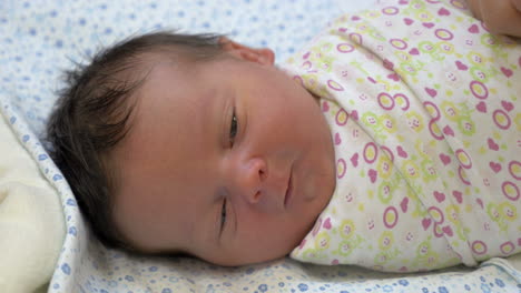 Swaddled-newborn-baby
