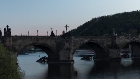 Time-lapse-shot-of-the-Charles-Bridge-Prague-Czech-Republic