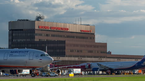 Tiempo-Ocupado-En-El-Aeropuerto-De-Sheremetyevo.