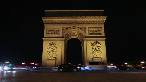 Timelapse-of-traffic-near-Triumphal-Arch-at-night