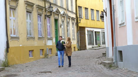 Young-couple-walking-on-the-date-in-old-city