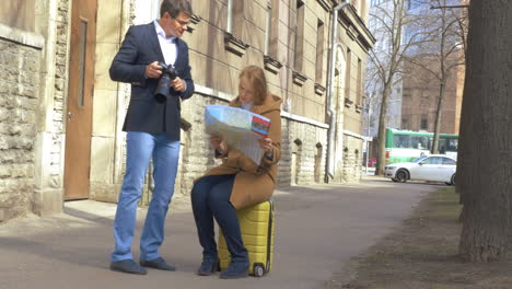 Tourists-in-Tallinn-Searching-for-the-Way