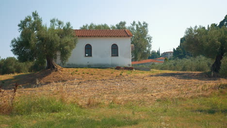 View-on-building-in-countryside