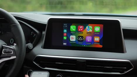 Interior-De-Automóvil-Moderno,-Auto-Car-Play-Y-Android-Auto,-Maxus-D90