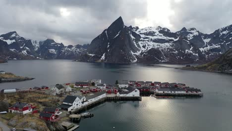Luftdrohnenaufnahmen-Von-Den-Lofoton-Inseln,-Norwegen