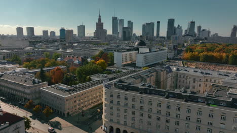 Picturesque-4k-aerial-drone-footage-of-Warsaw,-Poland's-capital-city