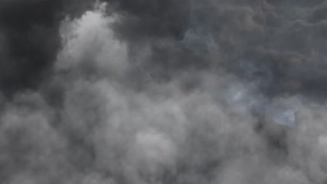 4K-Hintergrund,-Reise-In-Ein-Gewitter-In-Den-Wolken