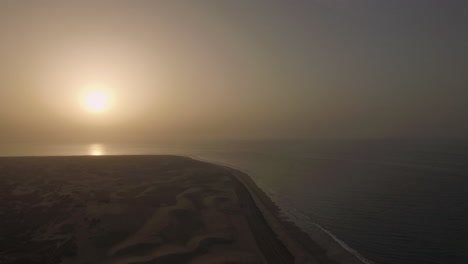 Küste-Mit-Sanddünen-Bei-Sonnenuntergang-Gran-Canaria