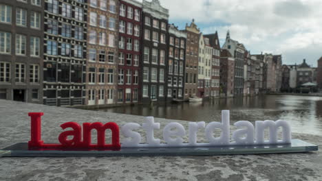 Timelapse-of-city-and-I-amsterdam-slogan