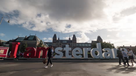 Zeitraffer-Der-Besucher-In-Amsterdam,-Slogan-Niederlande