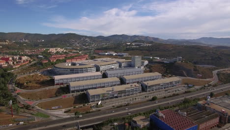 Toma-Aérea-De-Centros-Comerciales-En-Barcelona