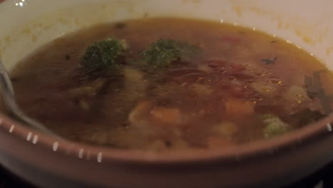 Suppe-Mit-Brokkoli-Essen