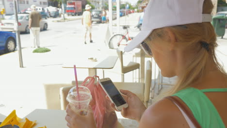 Woman-communicating-in-mobile-messenger