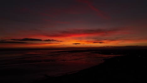 Chalkwell-UK-Beach-Sunset-Trucking-left-show-beautiful-burnt-orange-sunset