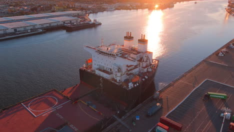 USNS-John-Glenn-is-a-United-States-Navy-Expeditionary-Transfer-Dock-on-display-in-the-Port-of-Oakland