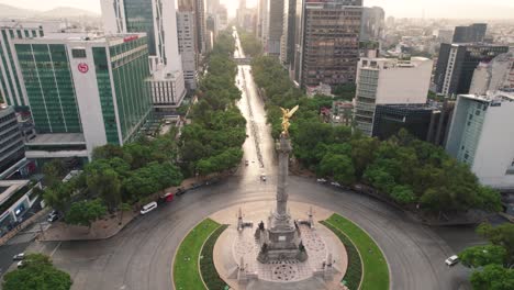 Vista-Aérea-De-La-Estatua-Del-ángel-De-La-Independencia-En-La-Ciudad-De-México