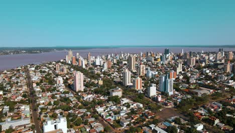 Panoramic-view-of-Posadas,-a-charming-coastal-city-in-South-America