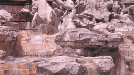 Symphonie-Aus-Wasser-Und-Marmorskulpturen-In-Der-Fontana-Di-Trevi-In-Rom-In-Den-1960er-Jahren