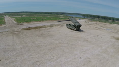 Luftaufnahme-Des-Raketenwerfers-Auf-Dem-Schießplatz