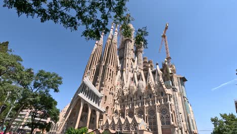 The-splendor-of-landmarks-buildings-in-Barcelona,-Spain,-Europe