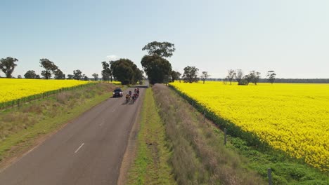 Yarrawonga,-Victoria,-Australia---21-August-2022:-The-road-race-in-the-inaugural-Ian-Woofa-Davis-memorial-road-race-in-2022