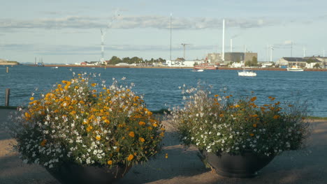 Blick-Auf-Den-Stadthafen-Vom-Wasser-Aus