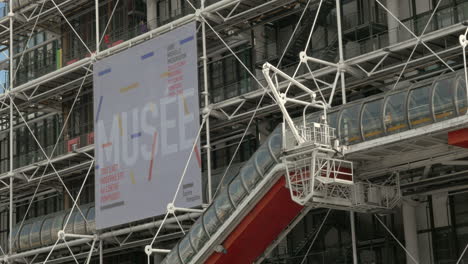 Außenansicht-Des-Centre-Pompidou-In-Paris