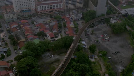 Eisenbahnverkehr-Und-Stadtbild-Von-Kuala-Lumpur,-Malaysia