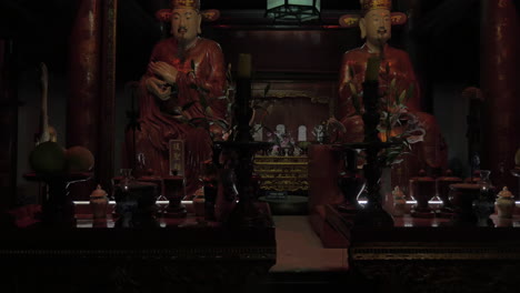 Im-Inneren-Des-Konfuzius-Tempels-In-Hanoi,-Vietnam
