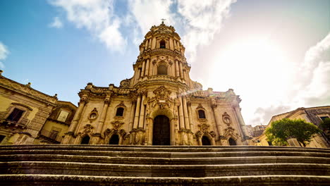 Iglesia-Barroca-De-La-Catedral-De-San-Jorge-En-Modica,-Ragusa,-Sicilia,-Italia