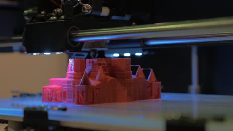 Impresora-3D-Haciendo-Modelo-De-La-Catedral-De-San-Basilio.