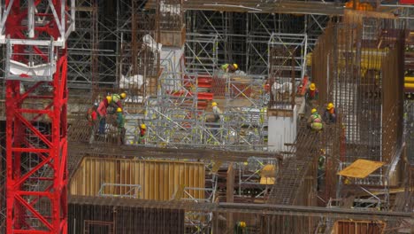 Blick-Auf-Das-Baugebiet-Mit-Bauarbeitern-Bei-Der-Arbeit,-Kuala-Lumpur,-Malaysia