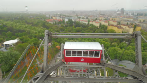 En-Viena,-Austria,-Una-Vista-Desde-Las-Ventanas-De-La-Noria.