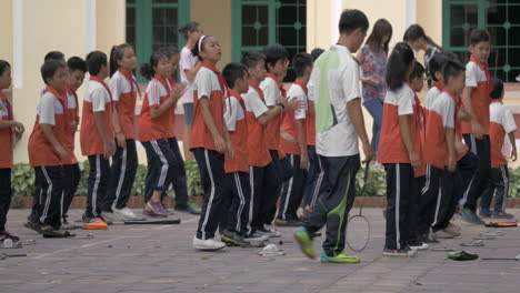 Niños-Pioneros-Haciendo-Ejercicio-Al-Aire-Libre-Hanoi-Vietnam