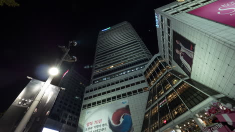 Timelapse-of-people-in-the-street-by-highrise-building-Seoul-South-Korea